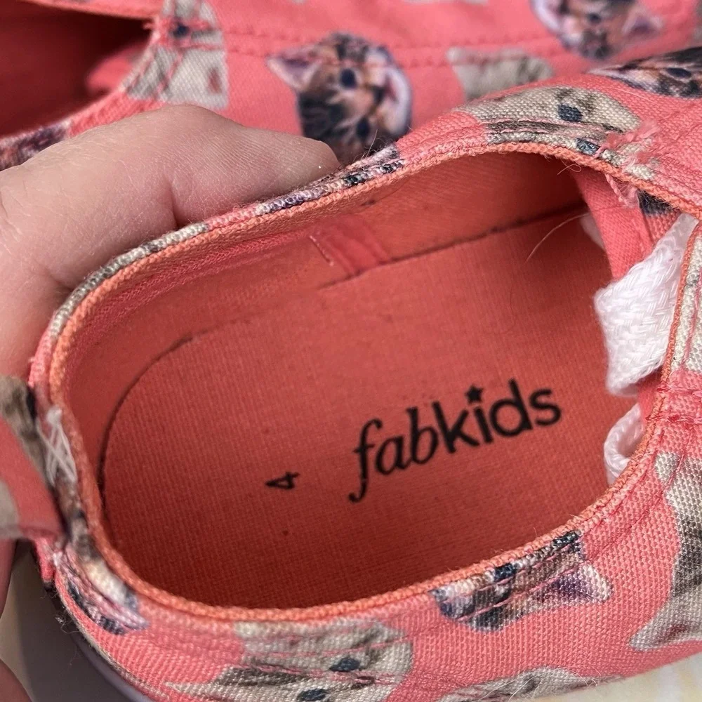 FabKids CAT Tennis Shoes Youth Sz 4 Fab Kids Kittens Melon Color Cat Lady